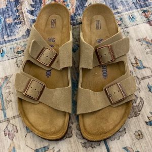 Birkenstock - New Tan Suede Size 43